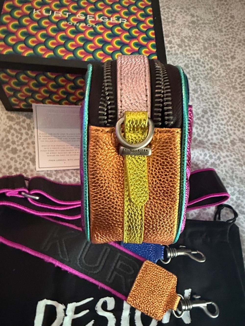 Kurt Geiger Authentic bag belt shoes and keychain lot - Picture 4 of 13
